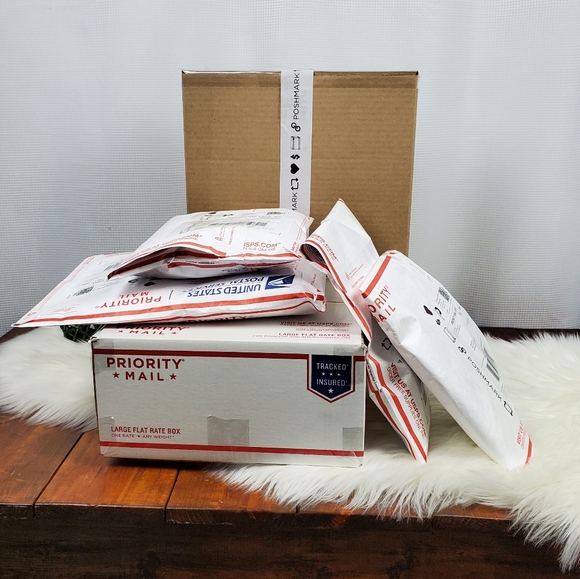 Sarah's Posh & Fab - Picture 9 of 10